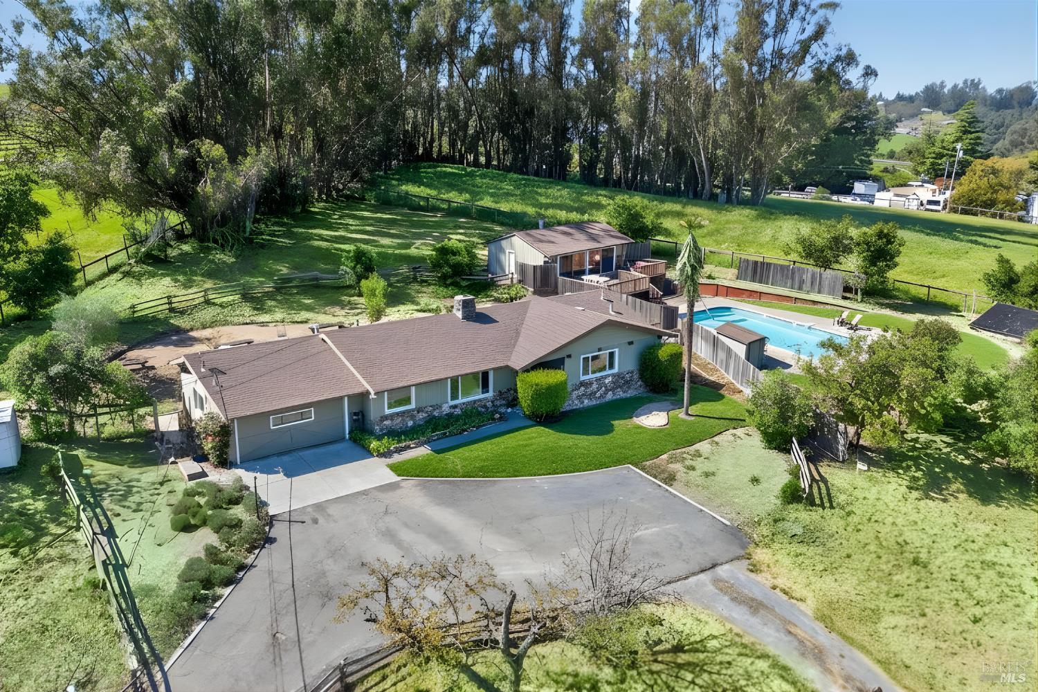 Detail Gallery Image 5 of 63 For 9699 Kelly Ln, Penngrove,  CA 94951 - 3 Beds | 2 Baths