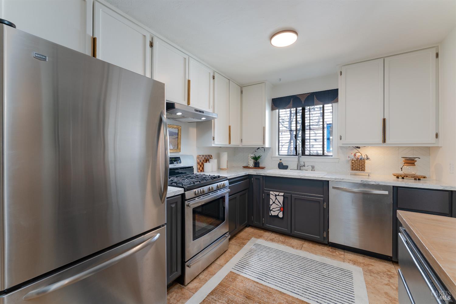 Detail Gallery Image 8 of 38 For 955 N Pine St, Ukiah,  CA 95482 - 3 Beds | 2 Baths