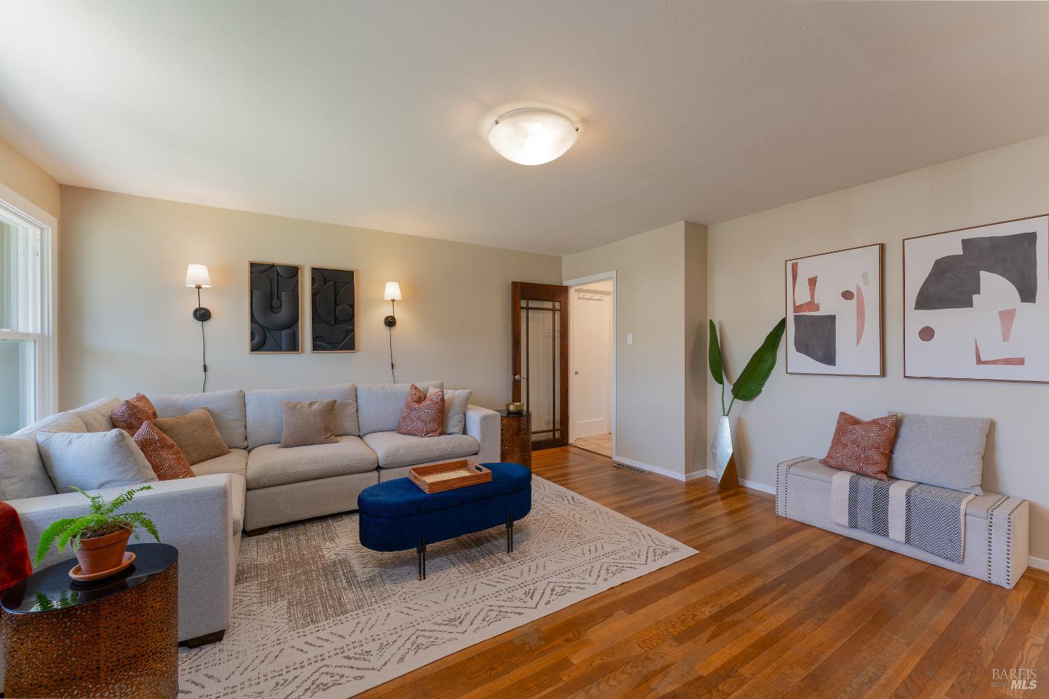 Detail Gallery Image 4 of 38 For 955 N Pine St, Ukiah,  CA 95482 - 3 Beds | 2 Baths