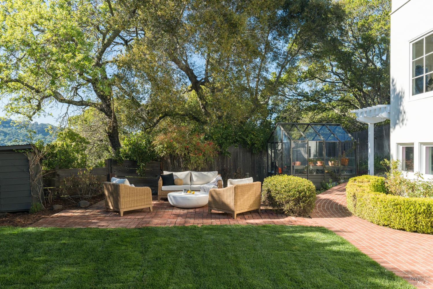 Detail Gallery Image 46 of 59 For 14 Skyland Way, Ross,  CA 94957 - 5 Beds | 4/1 Baths