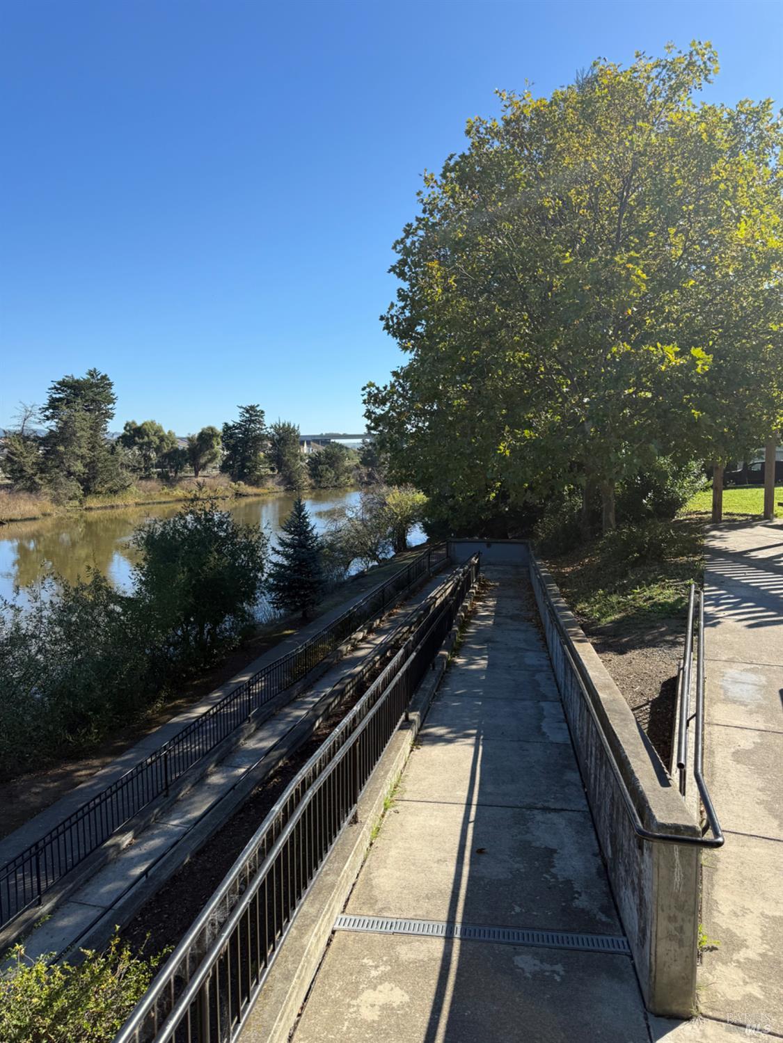 Detail Gallery Image 24 of 24 For 1028 Addison Cir, Petaluma,  CA 94952 - 3 Beds | 2/1 Baths