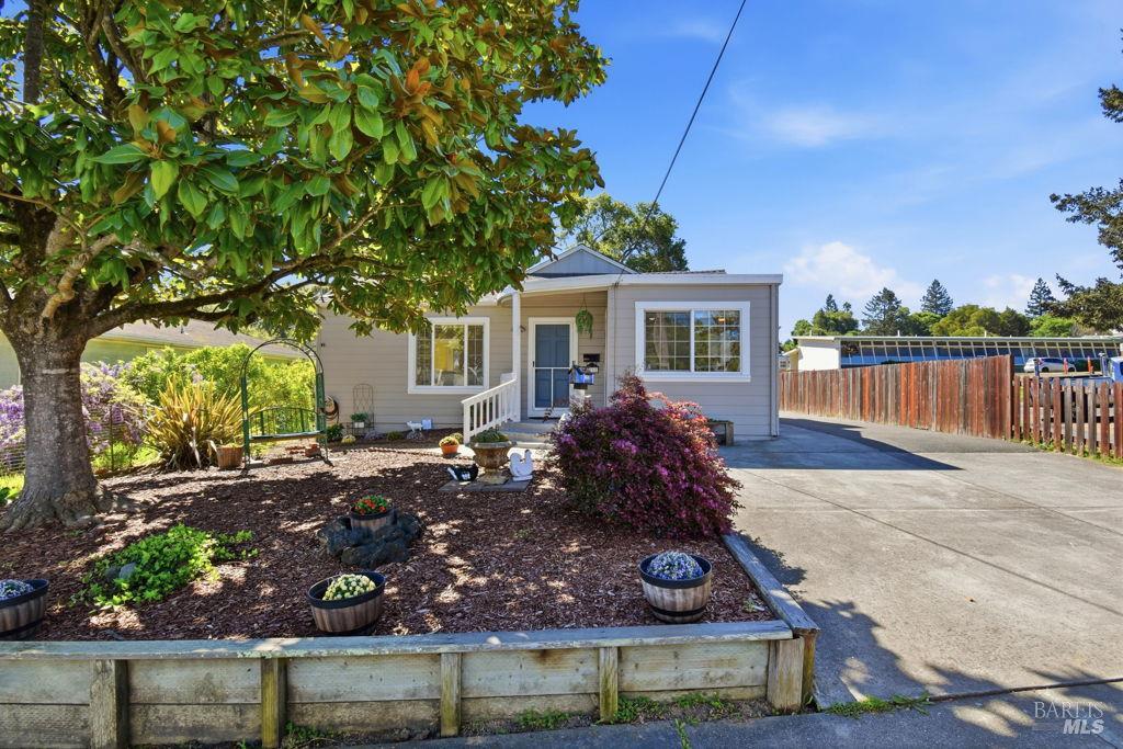 Detail Gallery Image 7 of 39 For 7265 Hayden Ave, Sebastopol,  CA 95472 - 2 Beds | 1 Baths