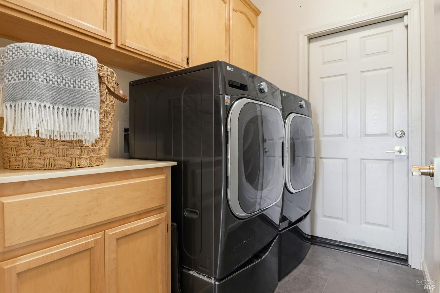 Detail Gallery Image 40 of 54 For 1043 Allen St, Petaluma,  CA 94954 - 4 Beds | 2 Baths