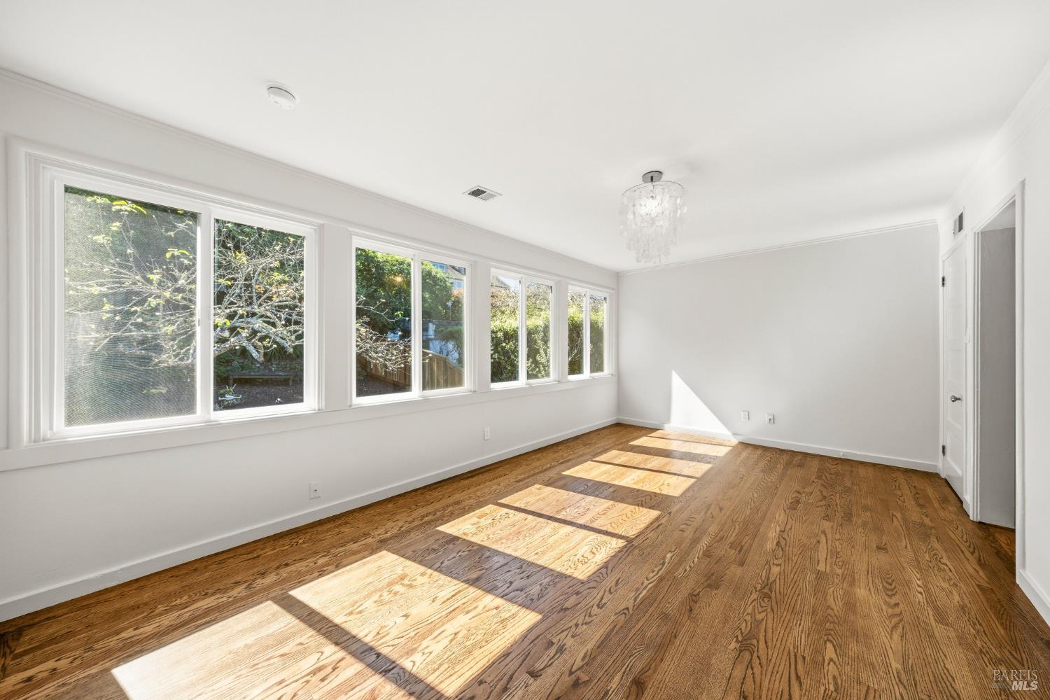 Detail Gallery Image 28 of 45 For 31 Acacia Ave, Belvedere,  CA 94920 - 3 Beds | 1 Baths