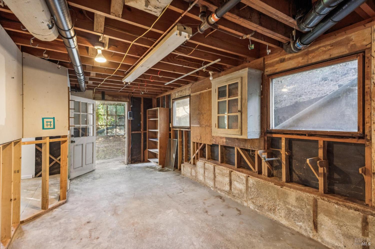 Detail Gallery Image 31 of 50 For 141 Edison Ave, Corte Madera,  CA 94925 - 2 Beds | 1/1 Baths