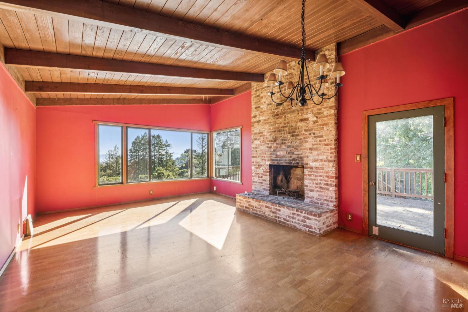 Detail Gallery Image 9 of 50 For 141 Edison Ave, Corte Madera,  CA 94925 - 2 Beds | 1/1 Baths