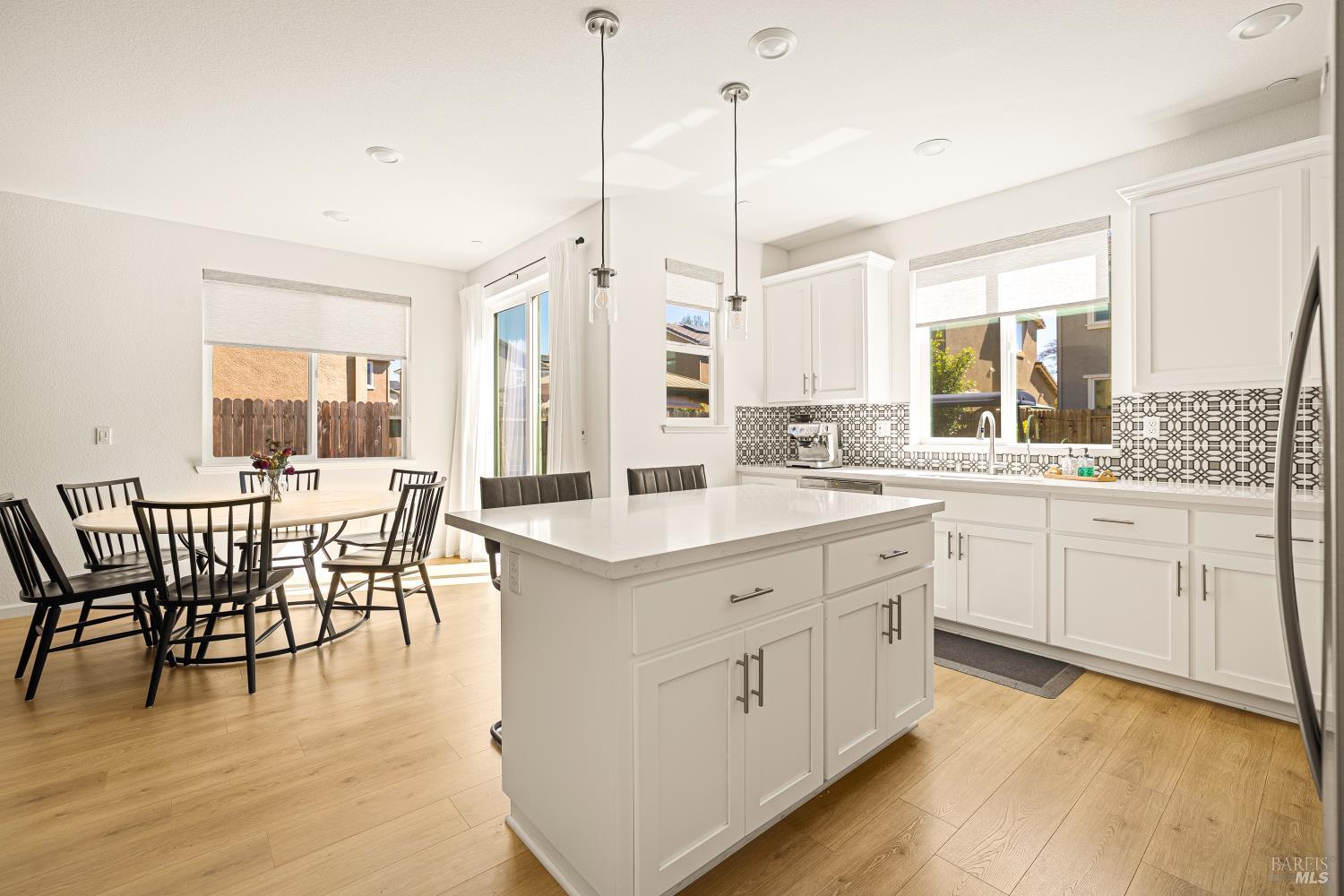 Detail Gallery Image 13 of 48 For 938 Fruit Stand Cir, Vacaville,  CA 95688 - 4 Beds | 4 Baths