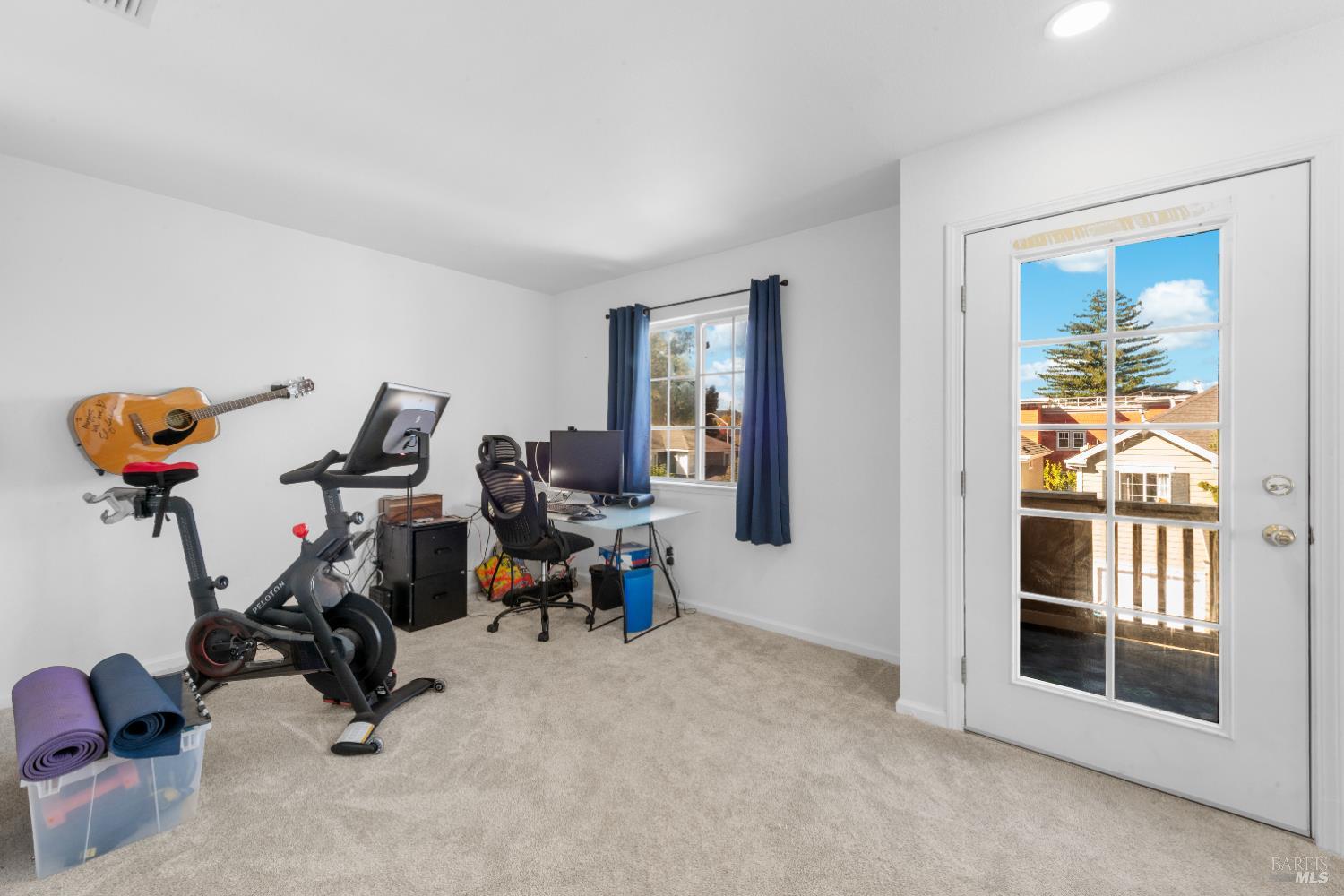 Detail Gallery Image 14 of 24 For 1028 Addison Cir, Petaluma,  CA 94952 - 3 Beds | 2/1 Baths