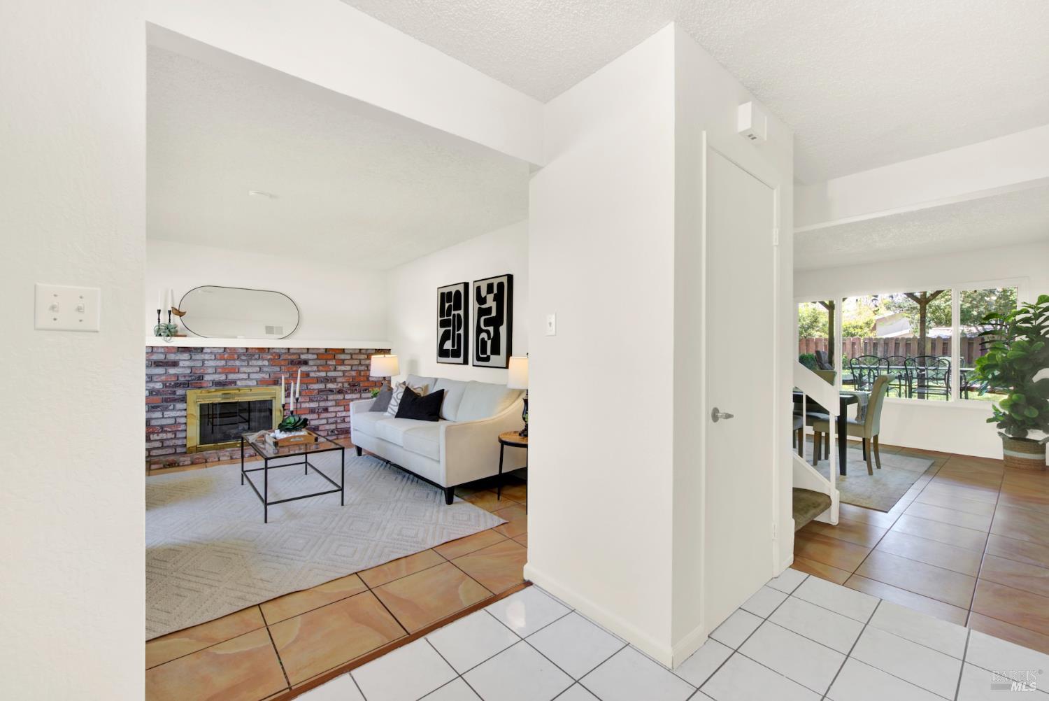 Detail Gallery Image 10 of 36 For 460 Turner Dr, Benicia,  CA 94510 - 3 Beds | 1/1 Baths