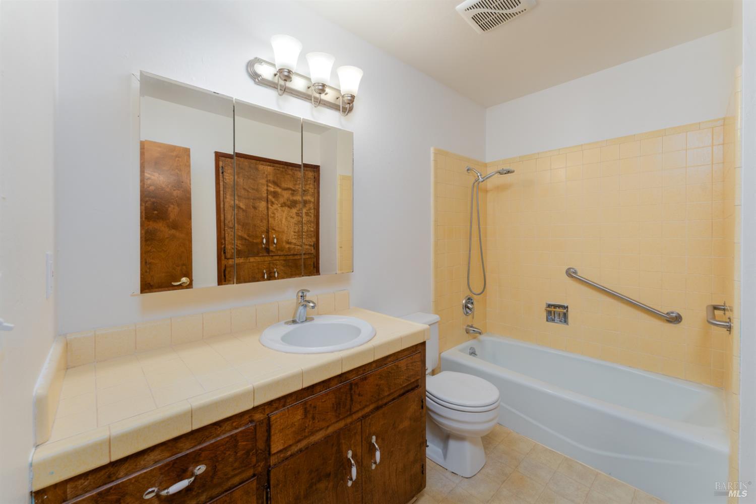 Detail Gallery Image 15 of 29 For 1339 Laurel Ave, Ukiah,  CA 95482 - 3 Beds | 2 Baths