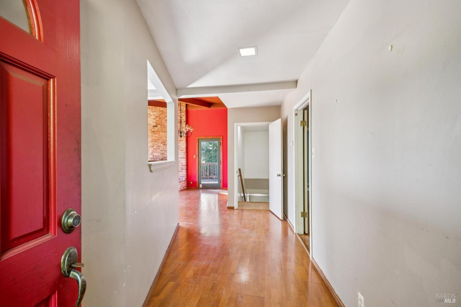 Detail Gallery Image 8 of 50 For 141 Edison Ave, Corte Madera,  CA 94925 - 2 Beds | 1/1 Baths