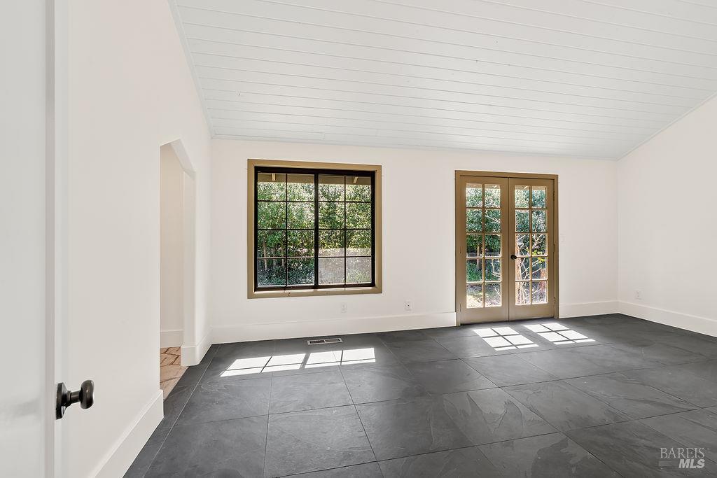 Detail Gallery Image 40 of 58 For 549 Catherine Ct, Santa Rosa,  CA 95409 - 3 Beds | 2/1 Baths