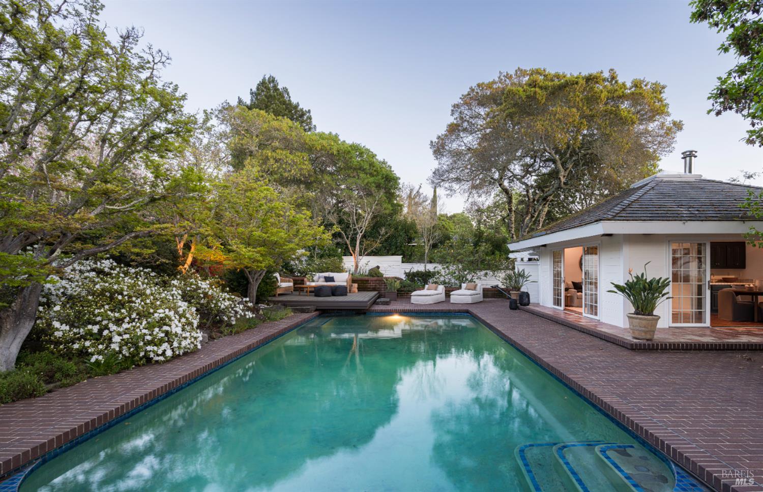 Detail Gallery Image 38 of 59 For 14 Skyland Way, Ross,  CA 94957 - 5 Beds | 4/1 Baths