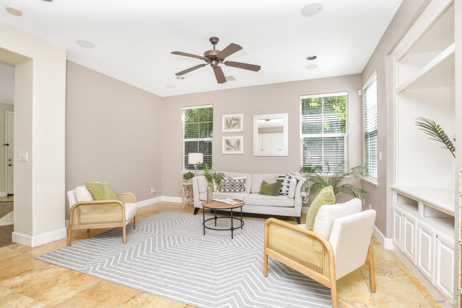 Detail Gallery Image 4 of 34 For 118 Refosco Ct, Vacaville,  CA 95687 - 4 Beds | 2/1 Baths