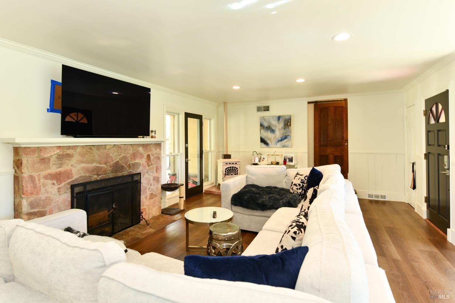 Detail Gallery Image 8 of 31 For 4 Ramona Ave, Napa,  CA 94559 - 3 Beds | 2 Baths