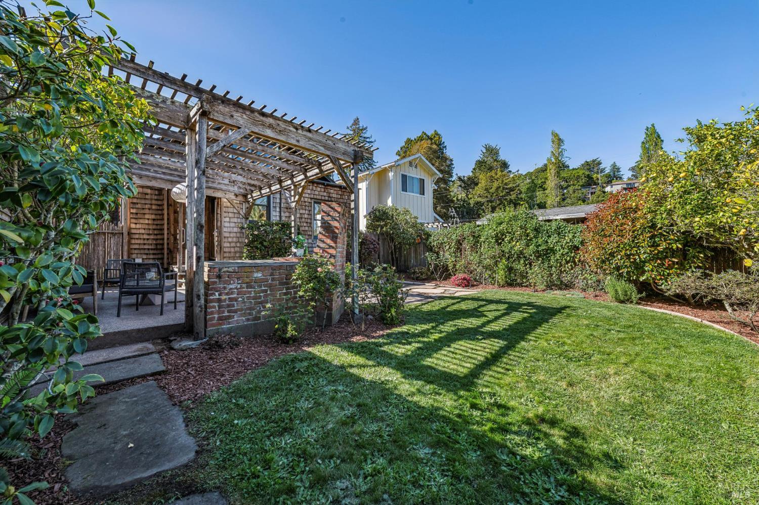 Detail Gallery Image 24 of 34 For 203 Scott St, Mill Valley,  CA 94941 - 3 Beds | 1 Baths