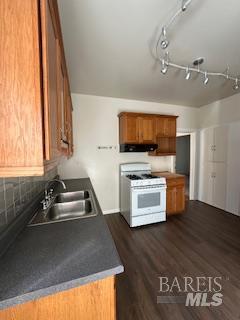 Detail Gallery Image 5 of 23 For 16 Frances St, San Rafael,  CA 94901 - 3 Beds | 1 Baths