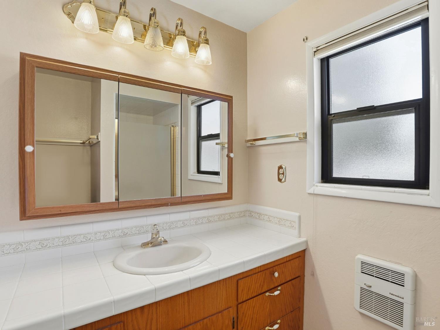 Detail Gallery Image 29 of 57 For 645 Speers Rd, Santa Rosa,  CA 95409 - 3 Beds | 2/1 Baths