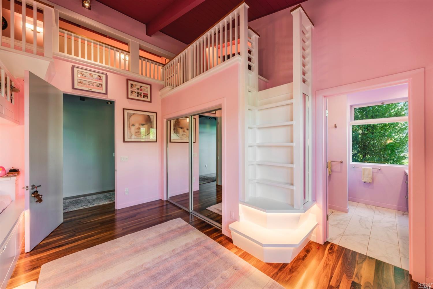 Detail Gallery Image 16 of 34 For 9 Bournemouth Rd, Saint Helena,  CA 94574 - 4 Beds | 5/2 Baths