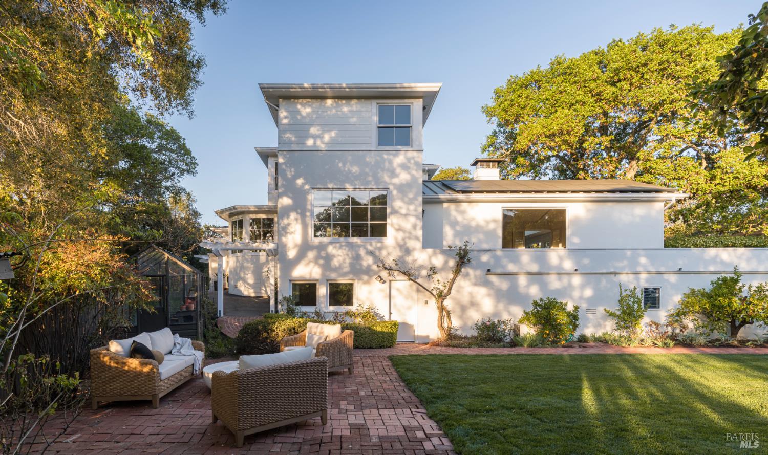 Detail Gallery Image 47 of 59 For 14 Skyland Way, Ross,  CA 94957 - 5 Beds | 4/1 Baths