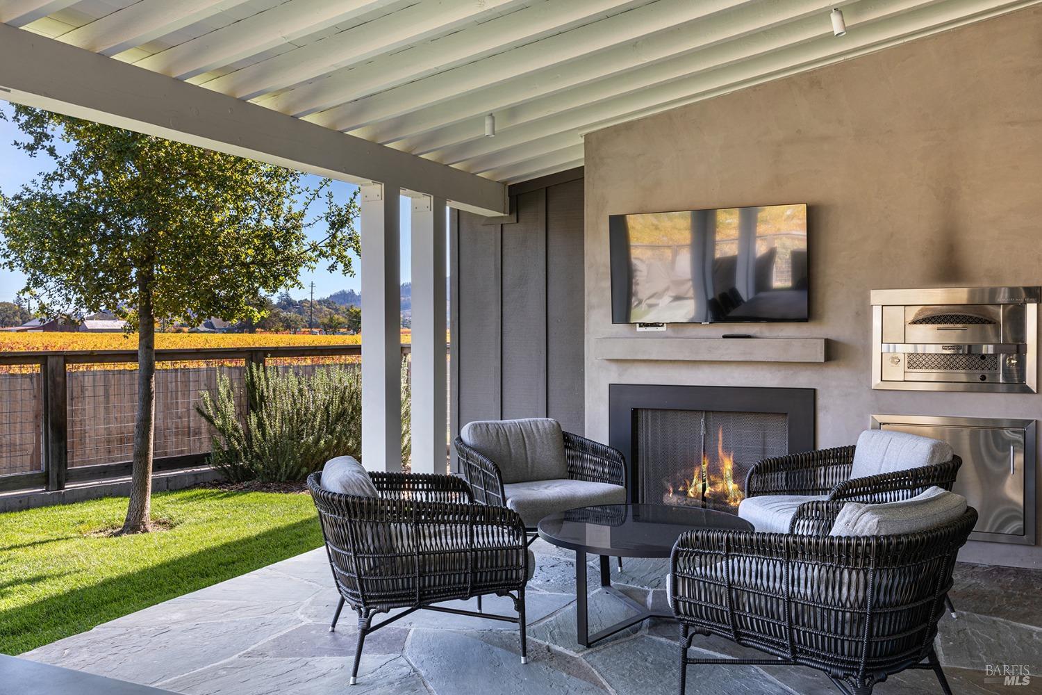 Detail Gallery Image 25 of 33 For 30 Lawley Ln, Calistoga,  CA 94515 - 3 Beds | 3/1 Baths