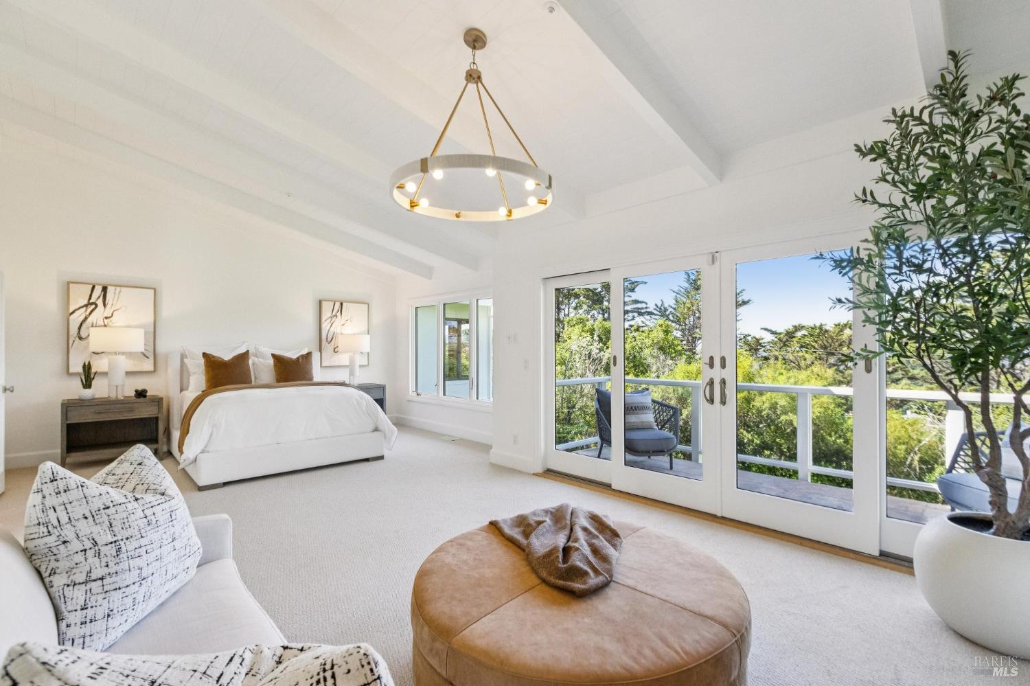 Detail Gallery Image 19 of 54 For 17 Tanfield Rd, Tiburon,  CA 94920 - 5 Beds | 5 Baths