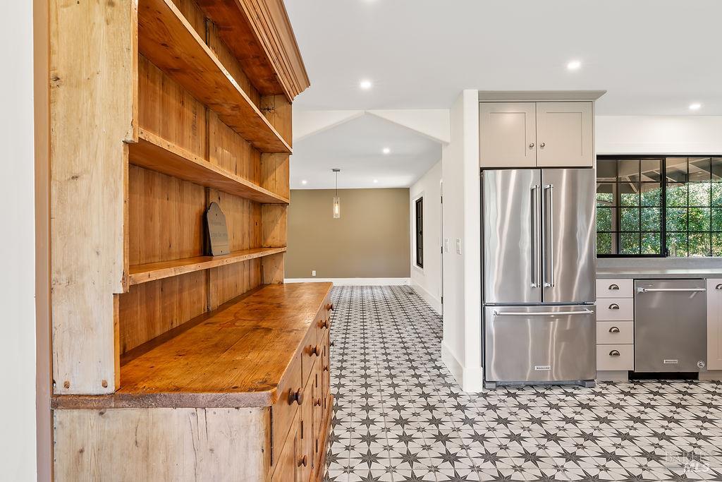 Detail Gallery Image 15 of 58 For 549 Catherine Ct, Santa Rosa,  CA 95409 - 3 Beds | 2/1 Baths