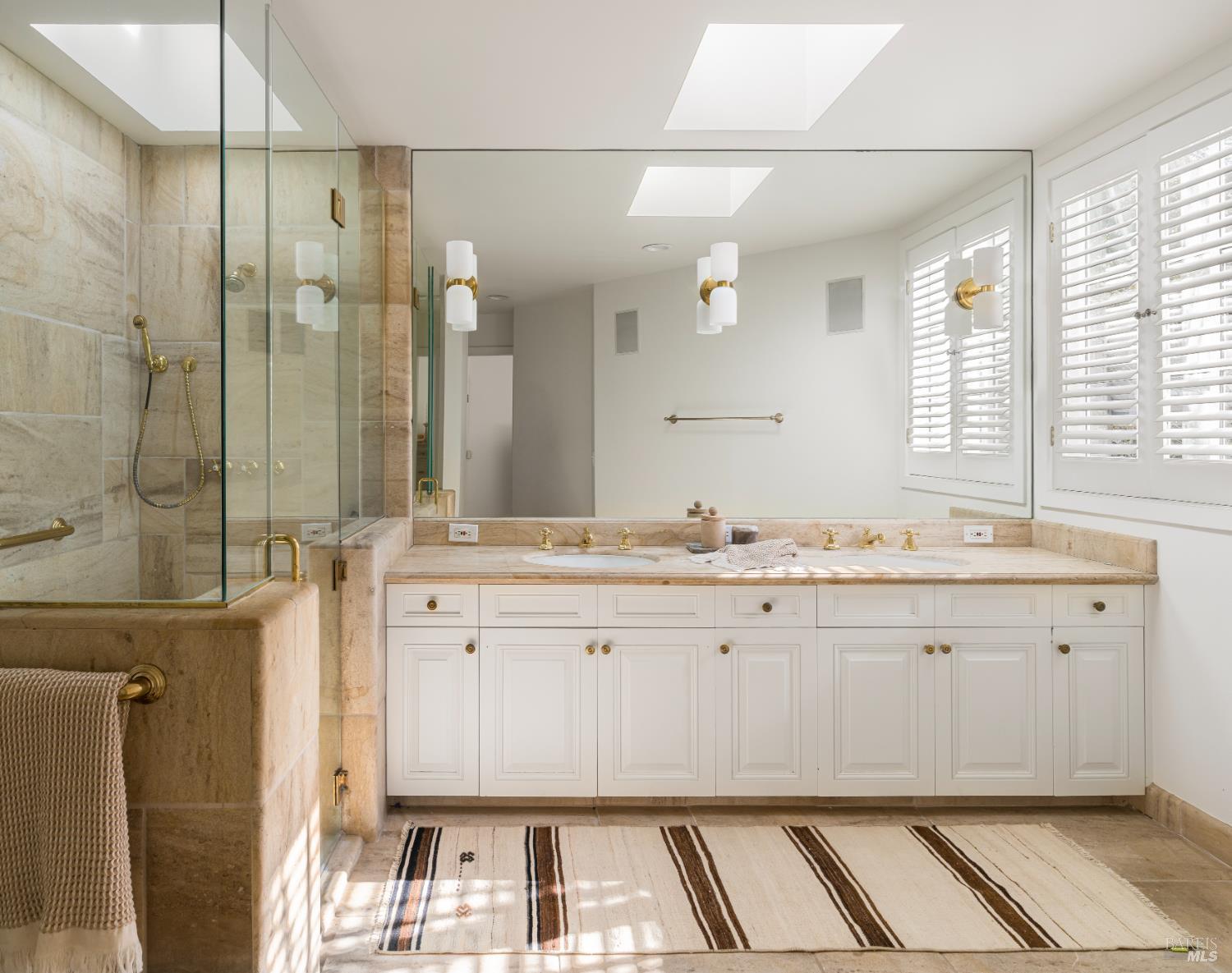 Detail Gallery Image 25 of 59 For 14 Skyland Way, Ross,  CA 94957 - 5 Beds | 4/1 Baths