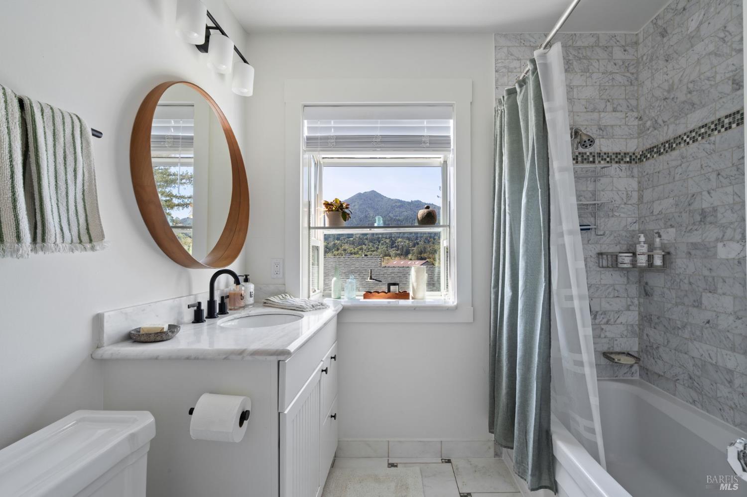 Detail Gallery Image 29 of 41 For 11 Ash Ave, Kentfield,  CA 94904 - 4 Beds | 3 Baths