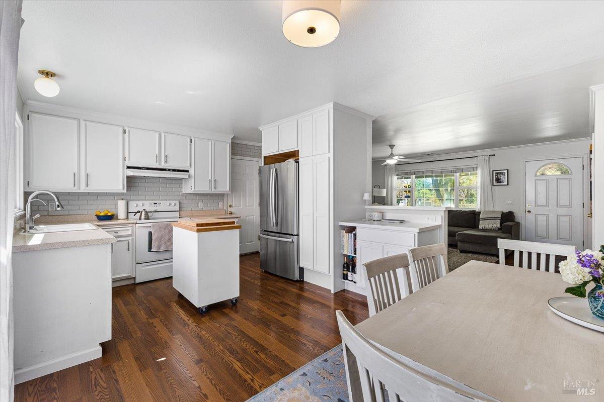 Detail Gallery Image 7 of 25 For 6900 Montecito Blvd, Santa Rosa,  CA 95409 - 3 Beds | 2 Baths