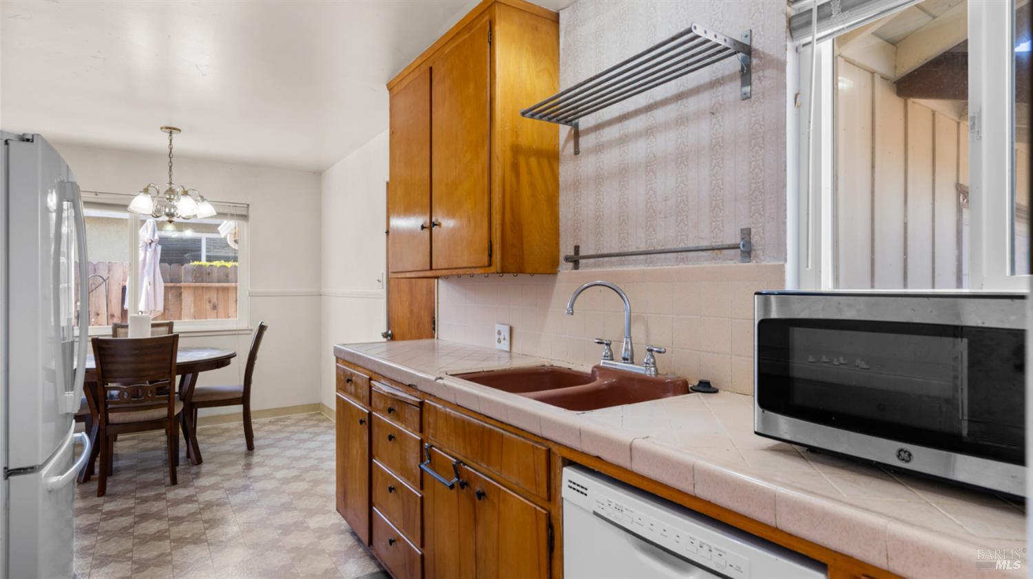 Detail Gallery Image 8 of 33 For 535 Amesbury Dr, Dixon,  CA 95620 - 3 Beds | 2 Baths