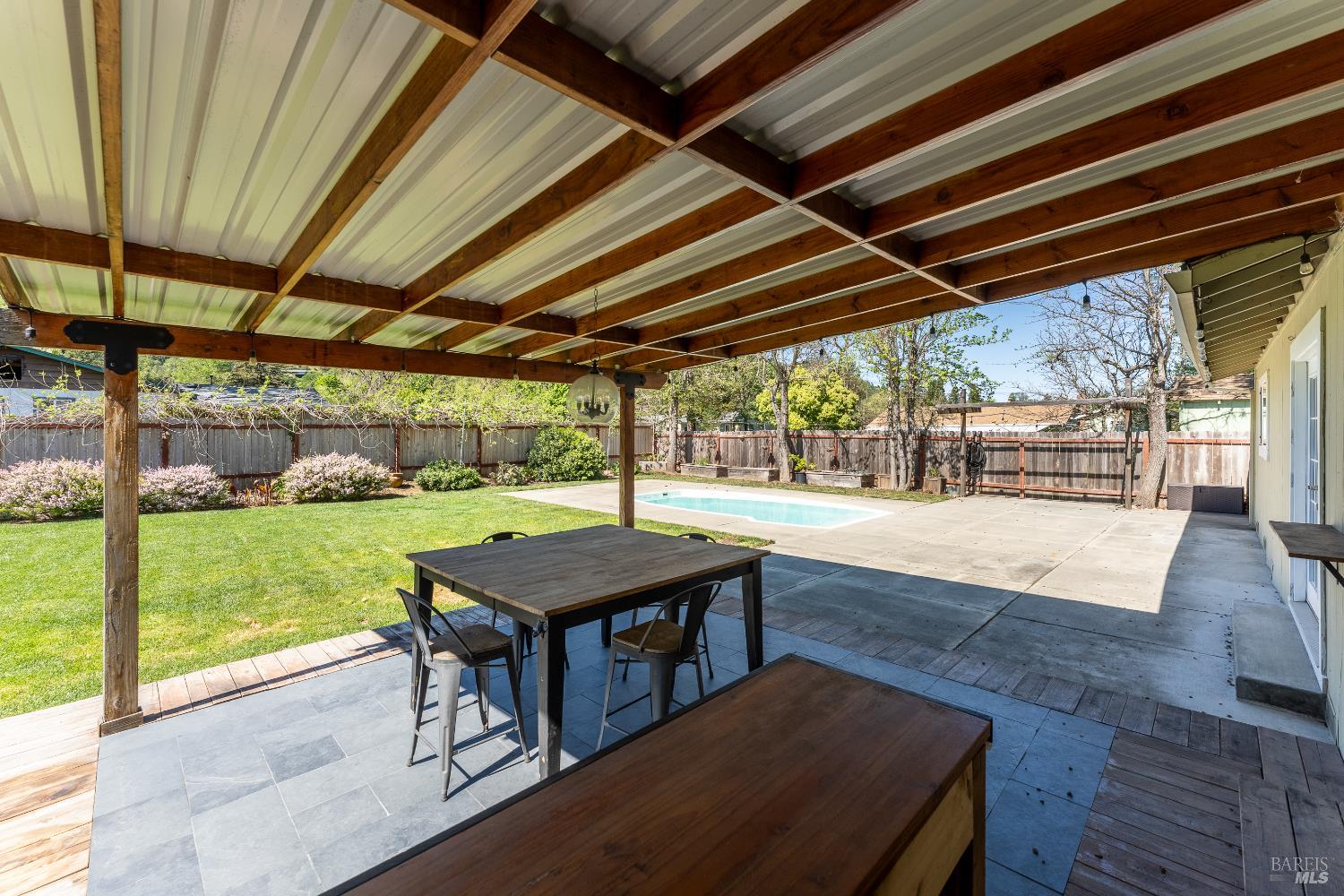 Detail Gallery Image 20 of 28 For 80 Whitmore Ln, Ukiah,  CA 95482 - 3 Beds | 2 Baths