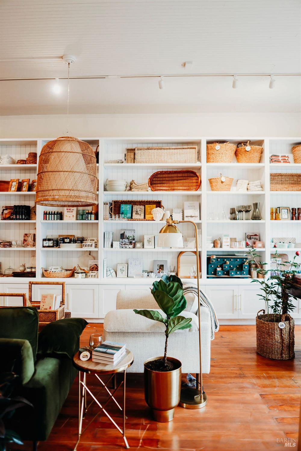 Detail Gallery Image 2 of 5 For 536 Broadway a,  Sonoma,  CA 95476 - – Beds | – Baths