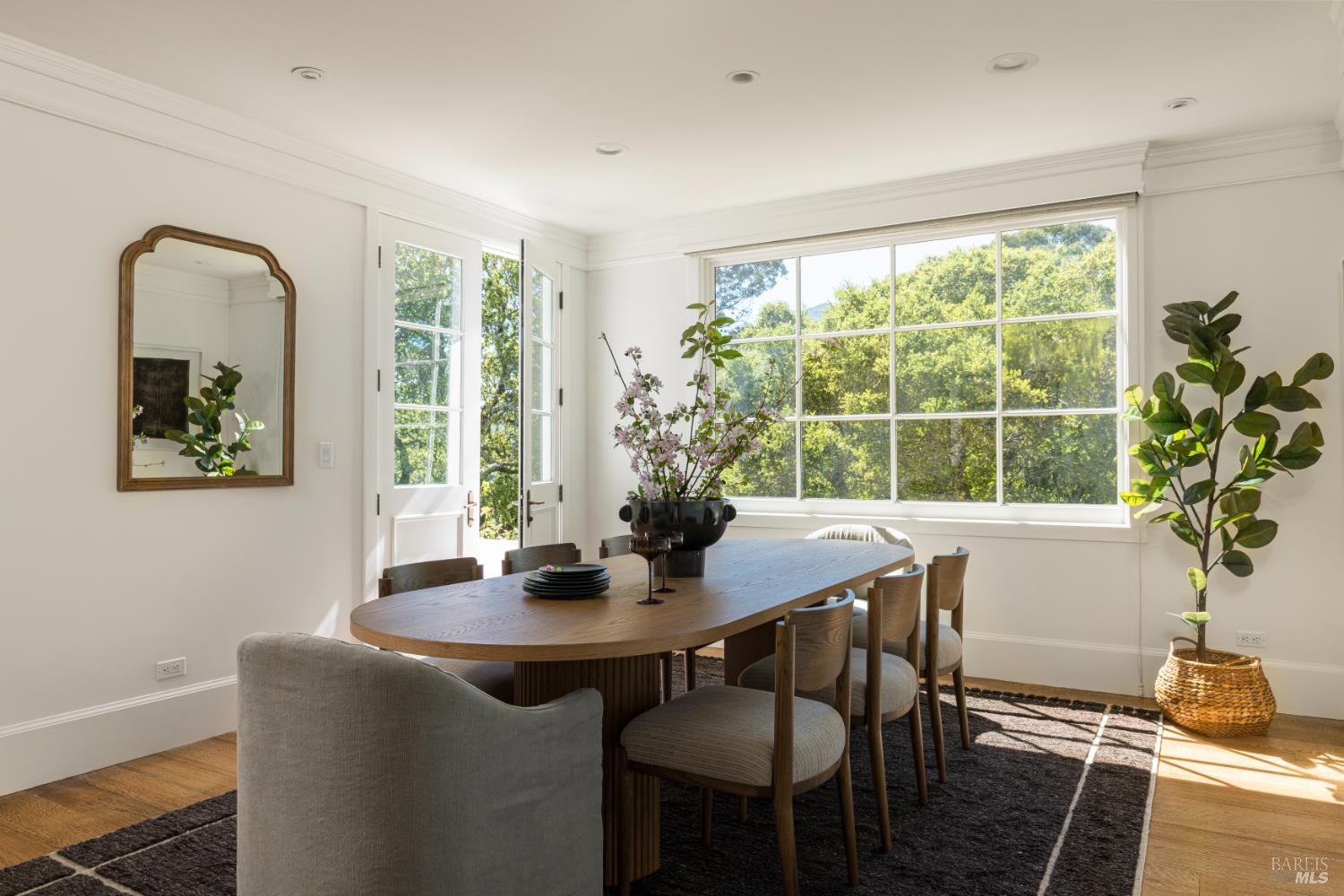 Detail Gallery Image 21 of 59 For 14 Skyland Way, Ross,  CA 94957 - 5 Beds | 4/1 Baths