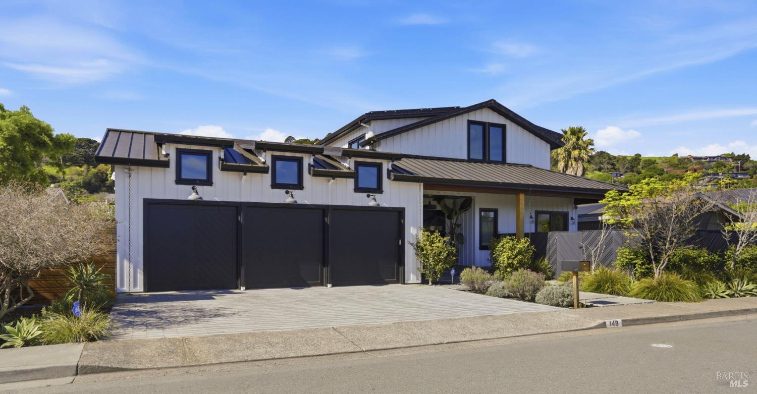 Detail Gallery Image 3 of 77 For 149 Jamaica St, Tiburon,  CA 94920 - 4 Beds | 4/1 Baths