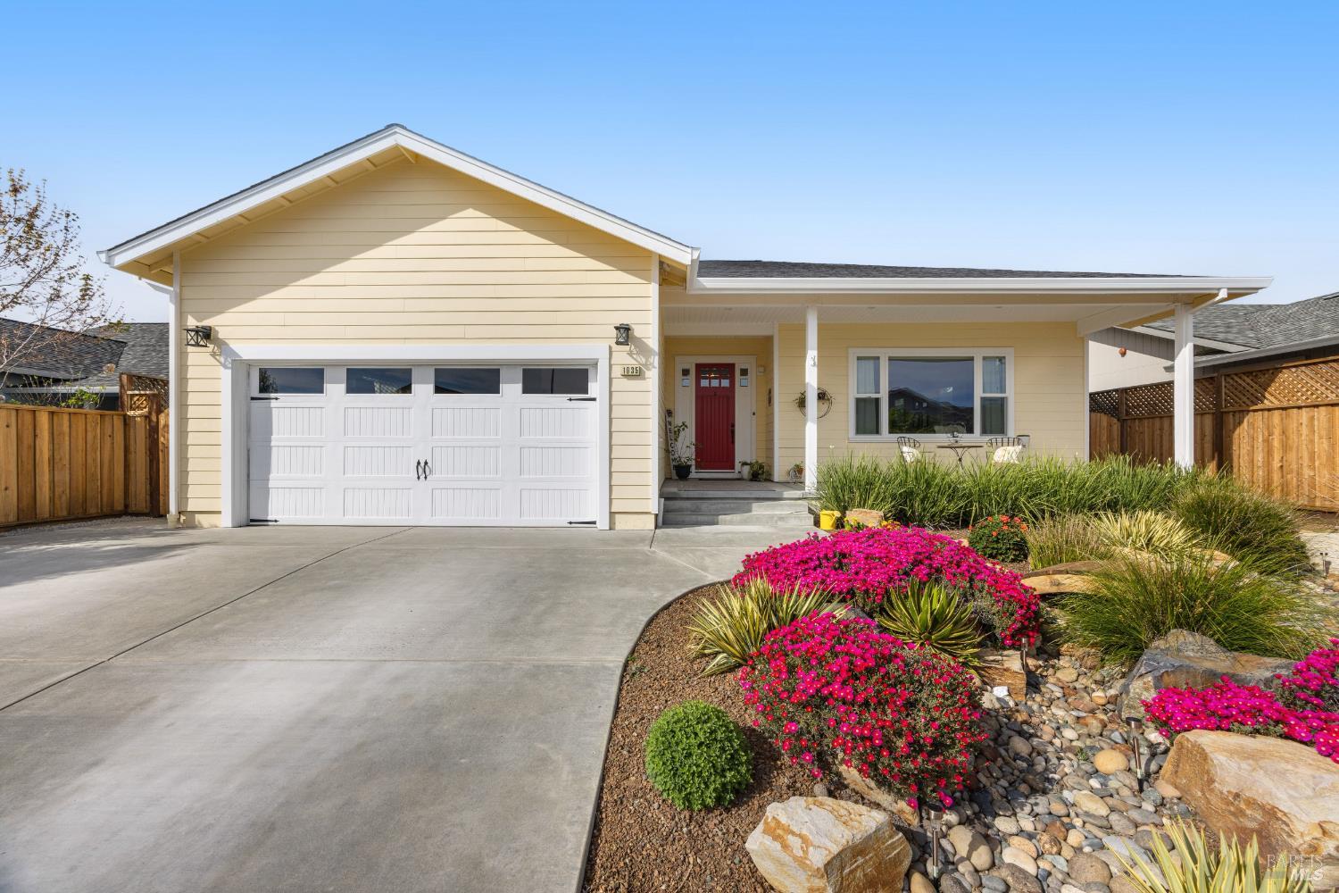 Detail Gallery Image 3 of 44 For 1935 San Marcos Dr, Santa Rosa,  CA 95403 - 3 Beds | 2 Baths