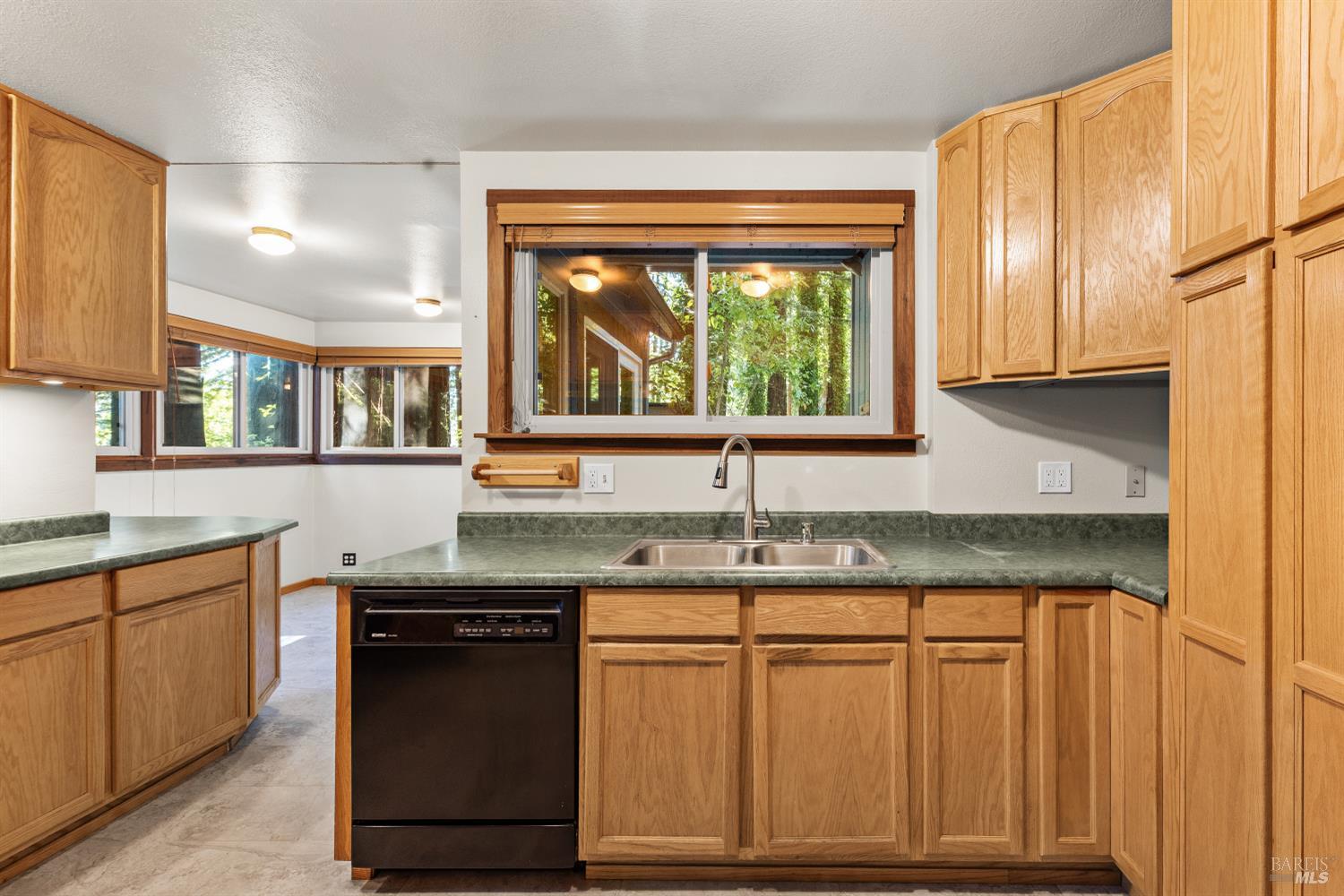 Detail Gallery Image 7 of 41 For 14529 Redwood Ln, Guerneville,  CA 95446 - 2 Beds | 1 Baths