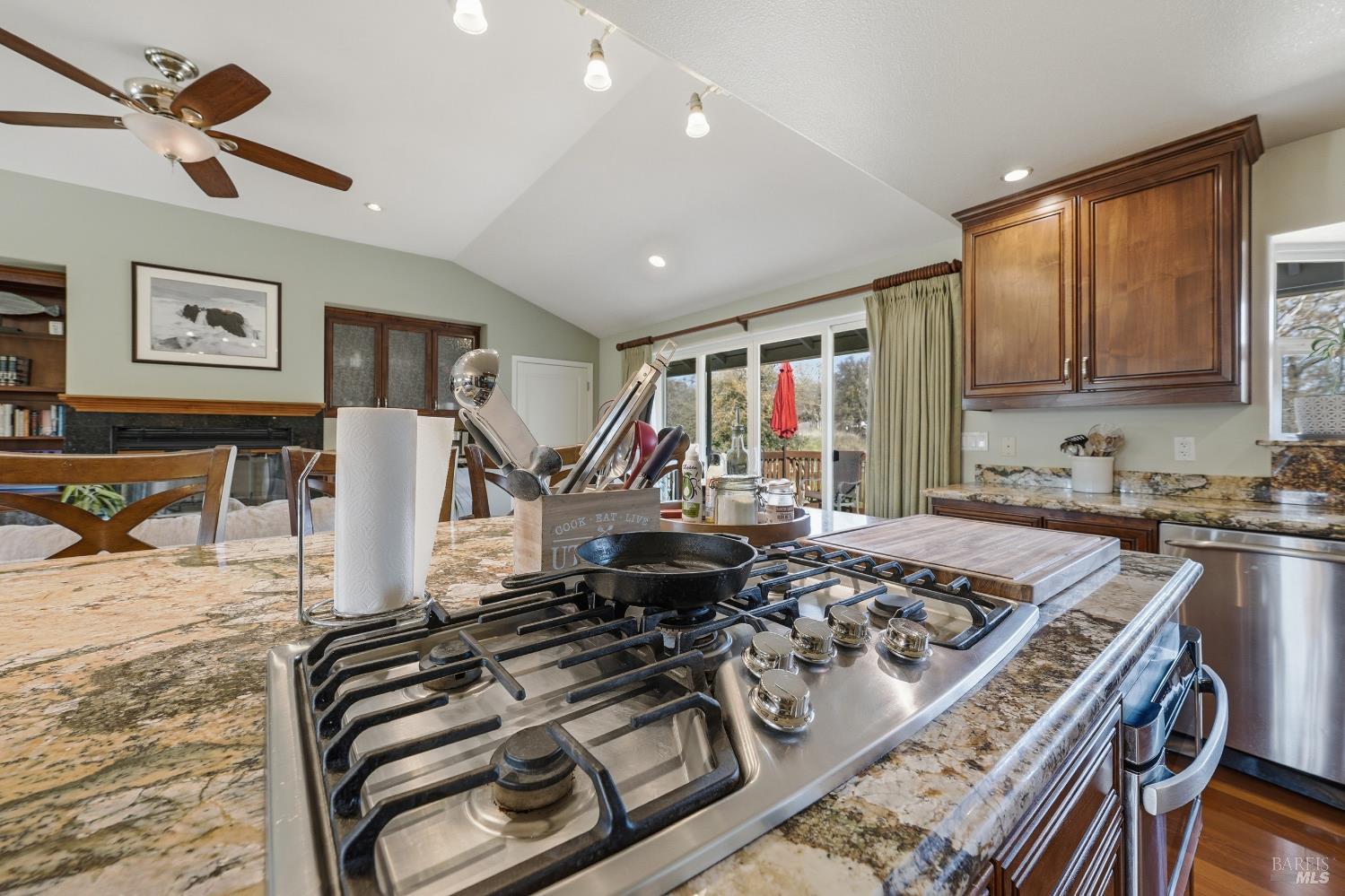 Detail Gallery Image 25 of 72 For 1050 Oak Park Way, Lakeport,  CA 95453 - 3 Beds | 2/1 Baths