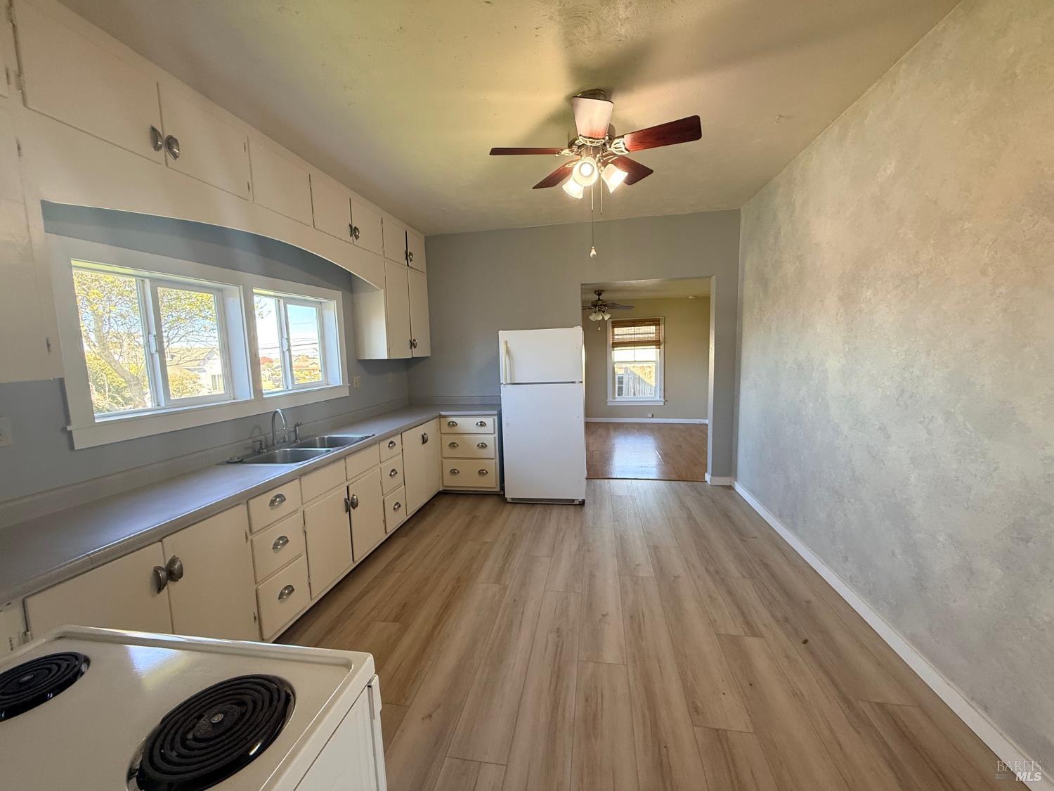 Detail Gallery Image 7 of 22 For 517 S Lincoln St, Fort Bragg,  CA 95437 - 3 Beds | 1 Baths