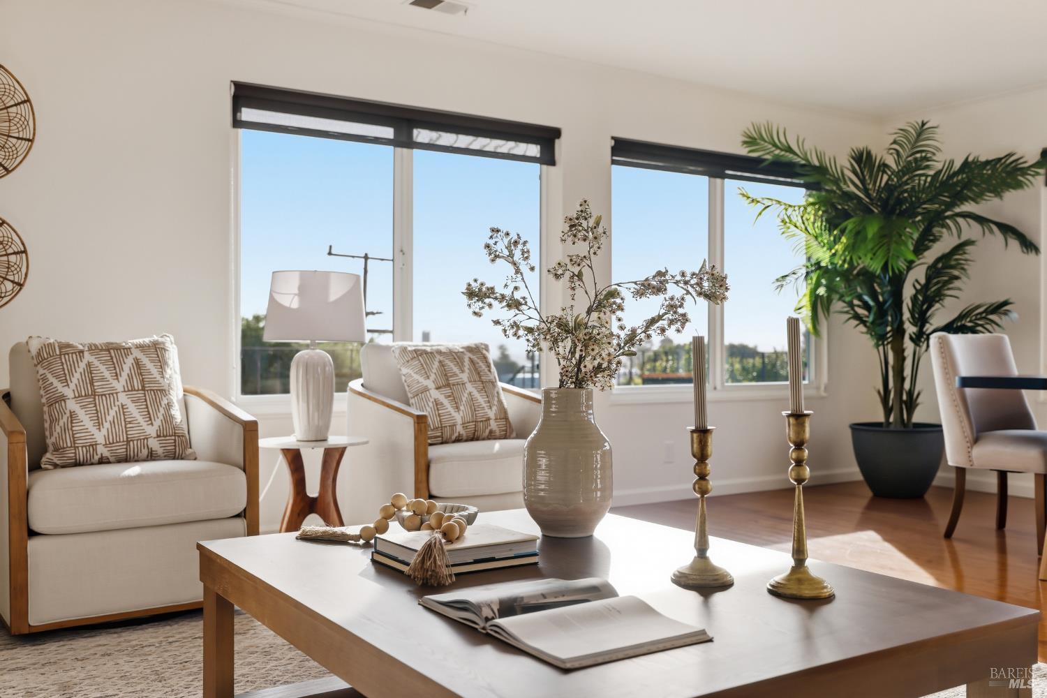 Detail Gallery Image 9 of 52 For 510 Kent St, Petaluma,  CA 94952 - 3 Beds | 2 Baths