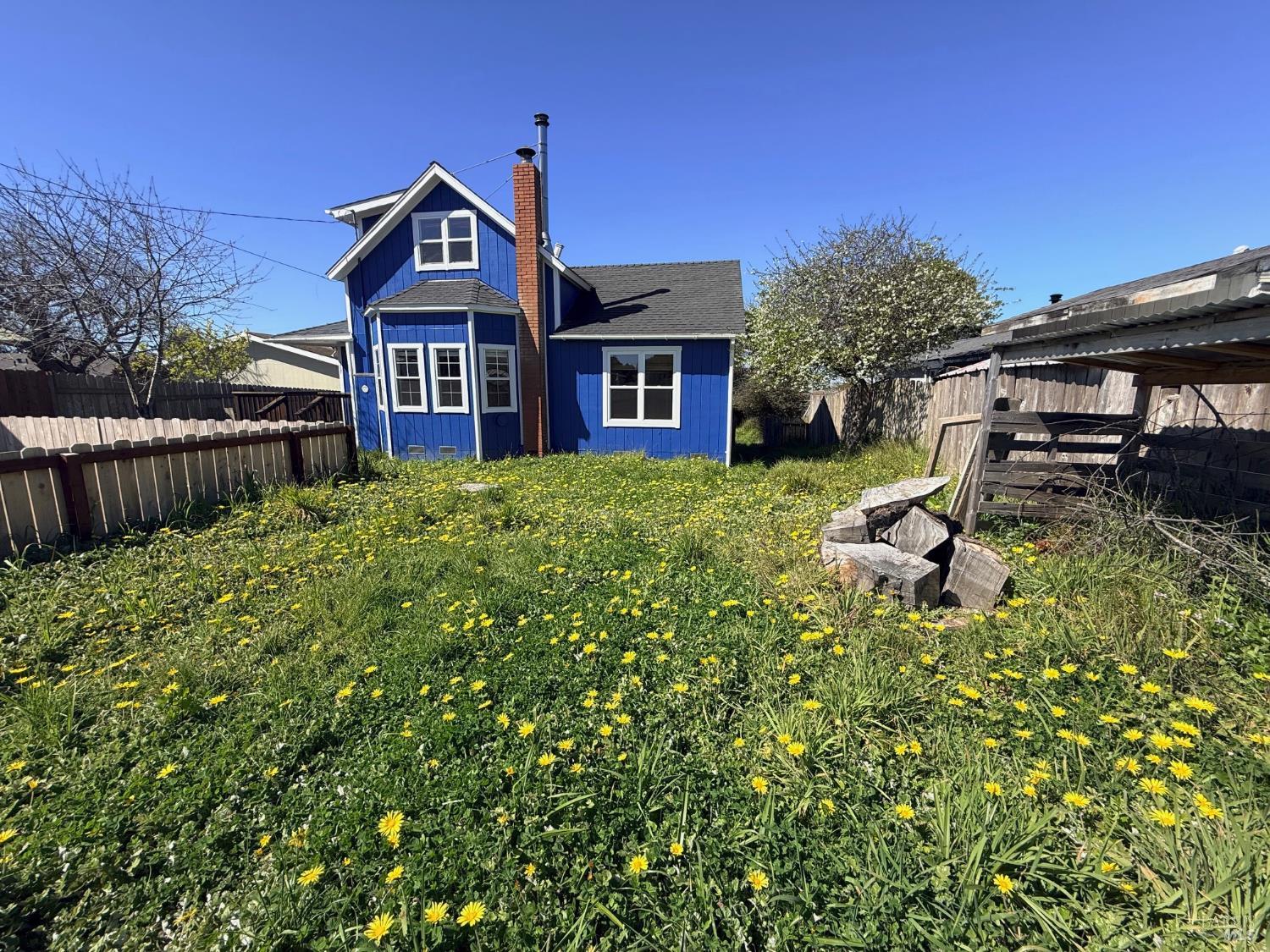 Detail Gallery Image 2 of 22 For 517 S Lincoln St, Fort Bragg,  CA 95437 - 3 Beds | 1 Baths