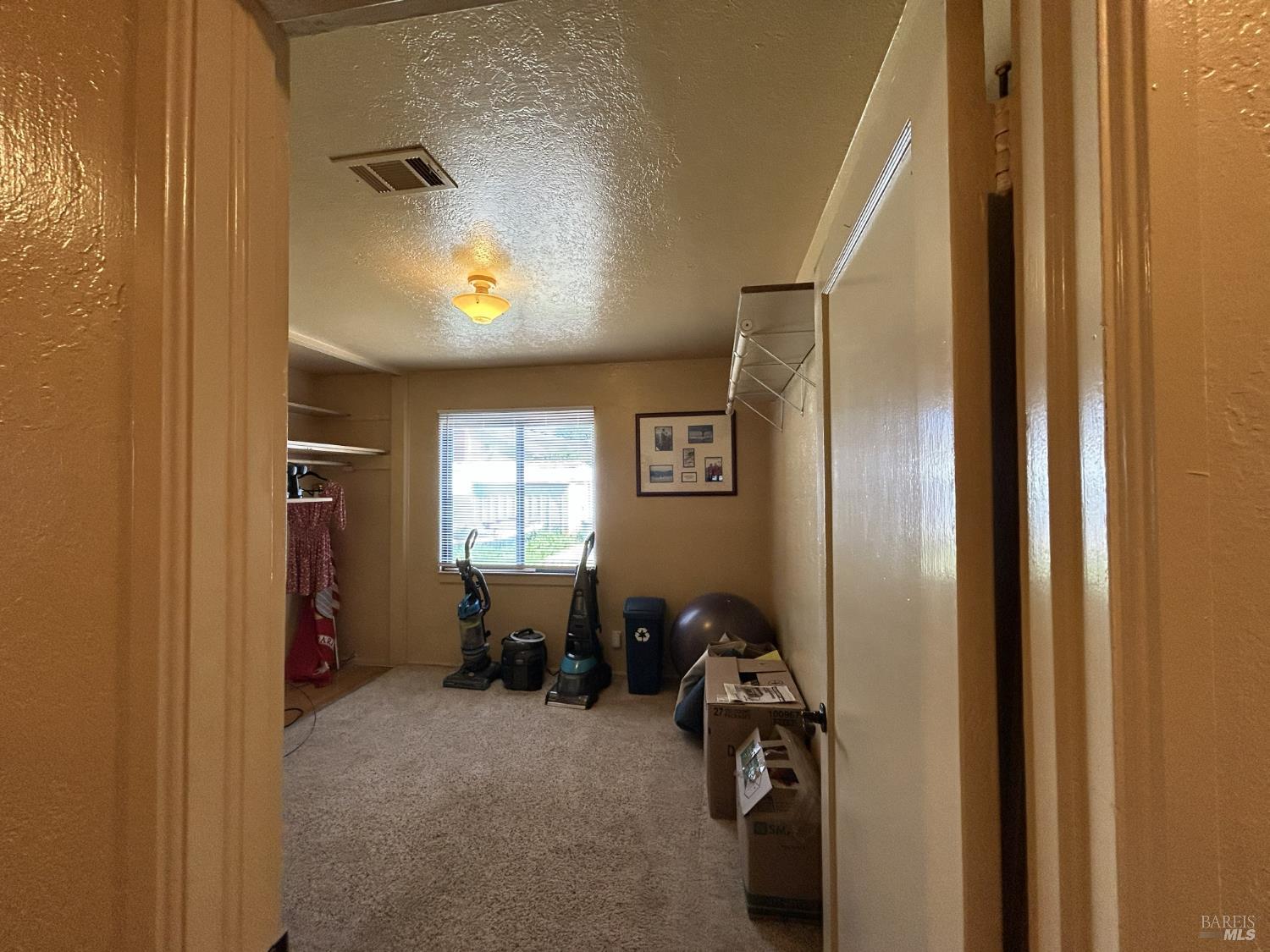 Detail Gallery Image 10 of 15 For 880 Beechwood Ave, Vallejo,  CA 94591 - 3 Beds | 1 Baths