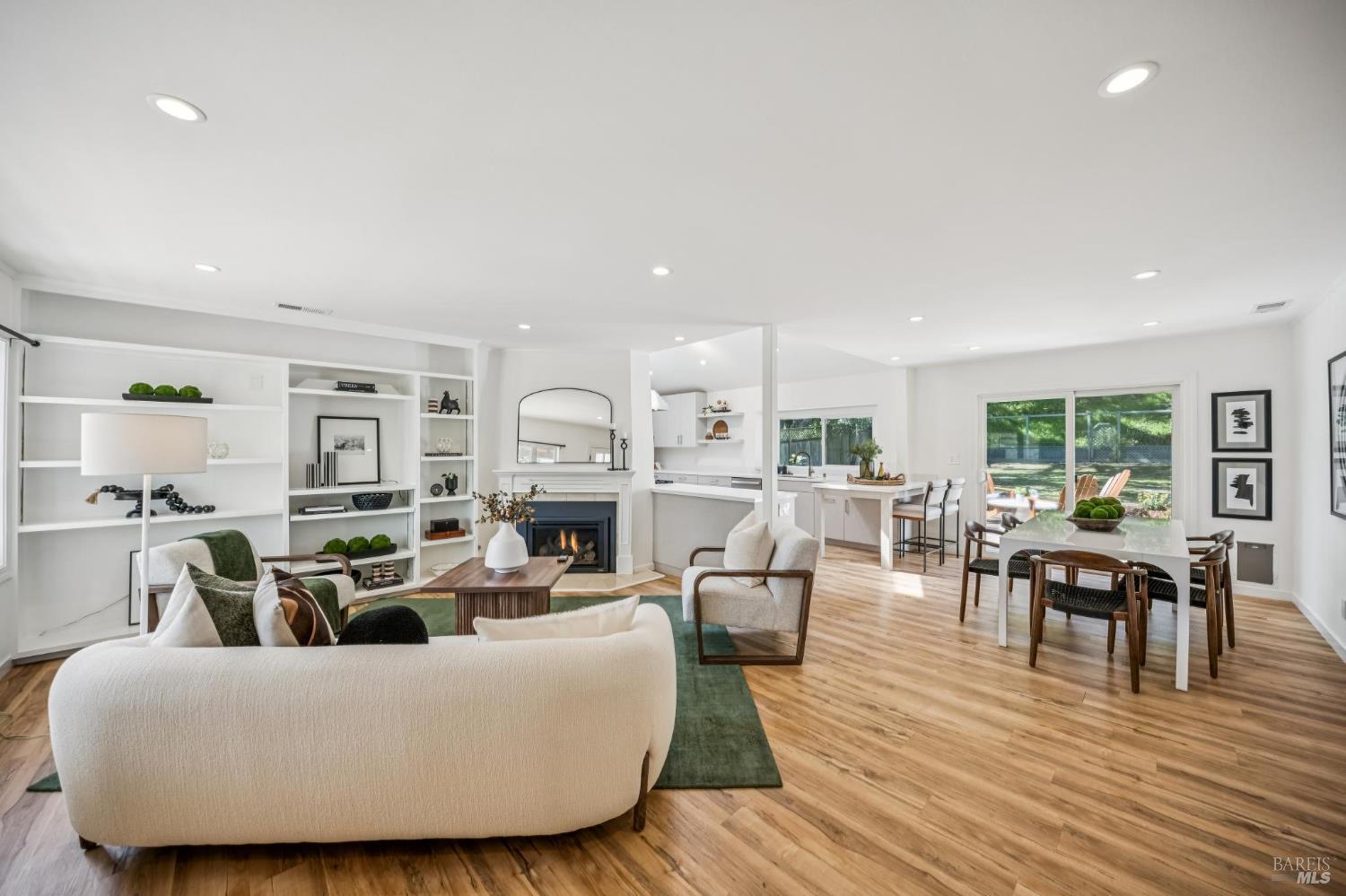 Detail Gallery Image 9 of 49 For 355 Irwin St, San Rafael,  CA 94901 - 3 Beds | 1 Baths