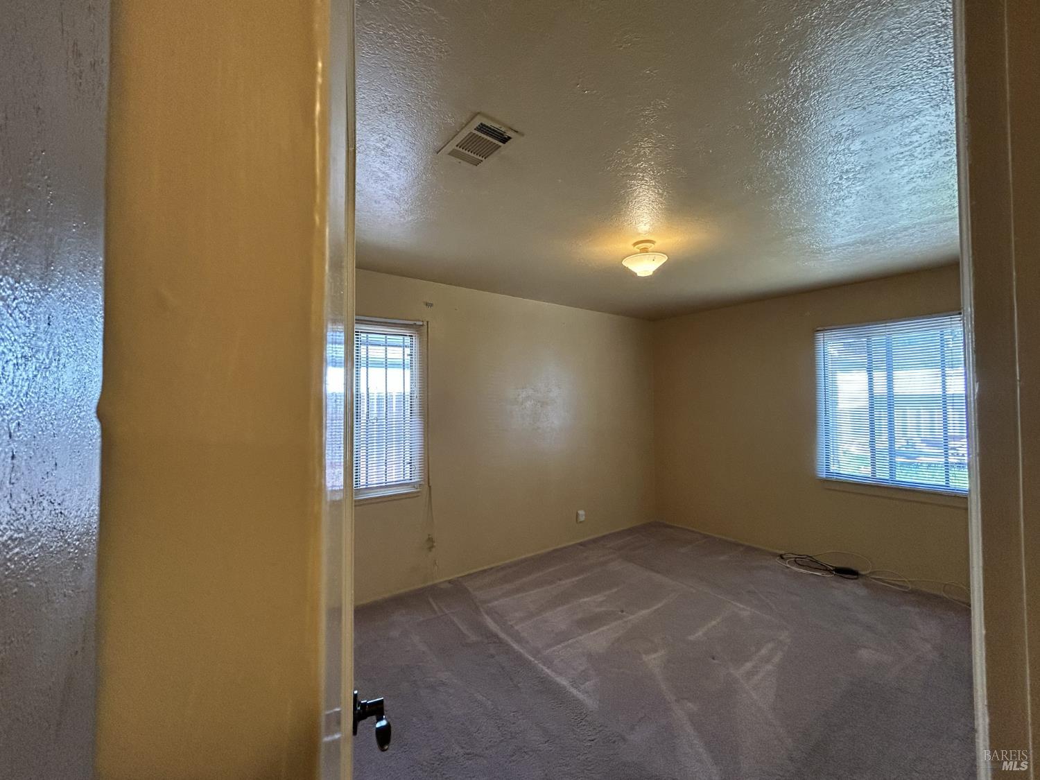 Detail Gallery Image 9 of 15 For 880 Beechwood Ave, Vallejo,  CA 94591 - 3 Beds | 1 Baths