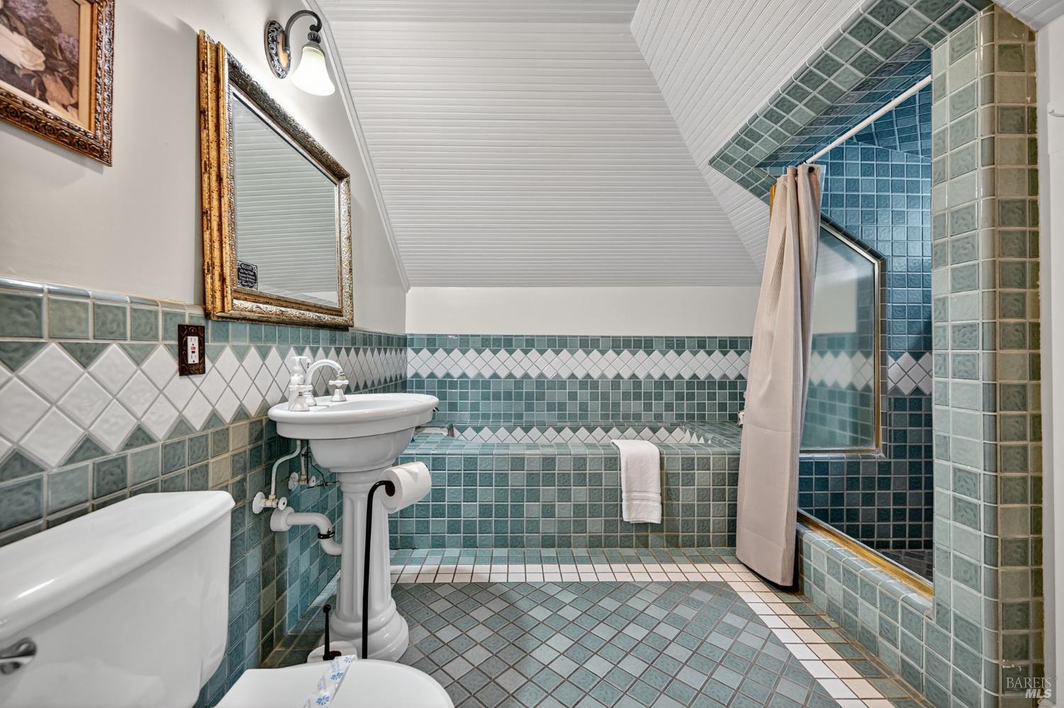 Detail Gallery Image 39 of 46 For 620 El Salto Dr, Capitola,  CA 95010 - 14 Beds | 11/1 Baths