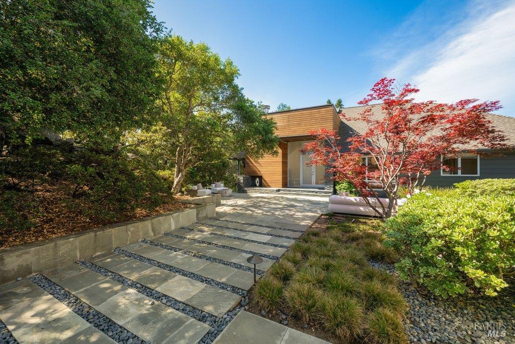 Detail Gallery Image 6 of 89 For 103 Reed Ranch Rd, Tiburon,  CA 94920 - 5 Beds | 4 Baths