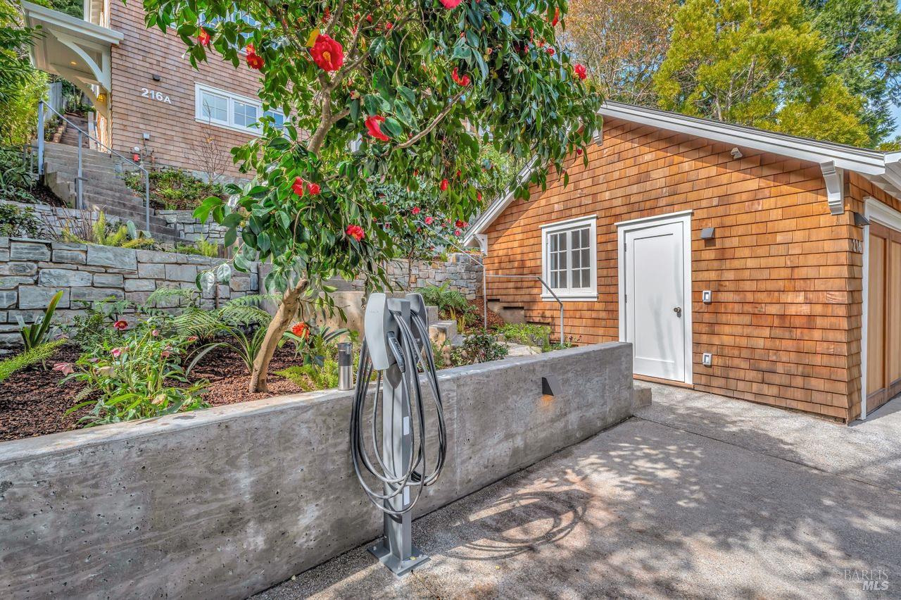 Detail Gallery Image 36 of 38 For 216 Laurel Ave, San Anselmo,  CA 94960 - 5 Beds | 3/1 Baths