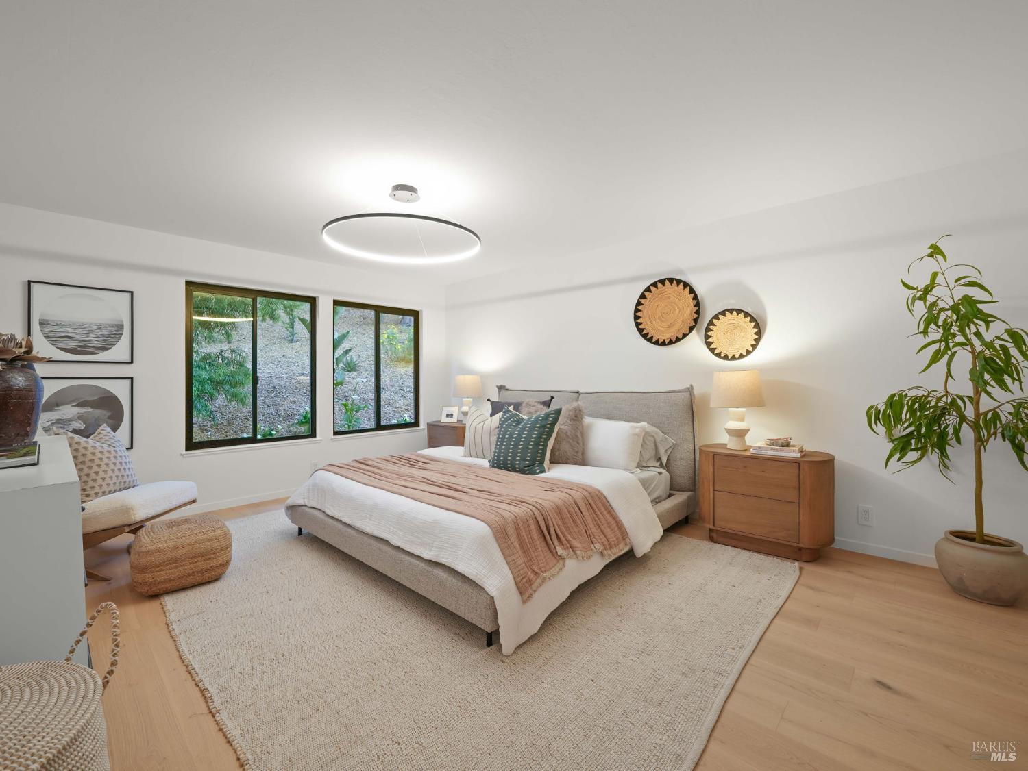 Detail Gallery Image 39 of 60 For 17 Overhill Rd, Mill Valley,  CA 94941 - 5 Beds | 2 Baths