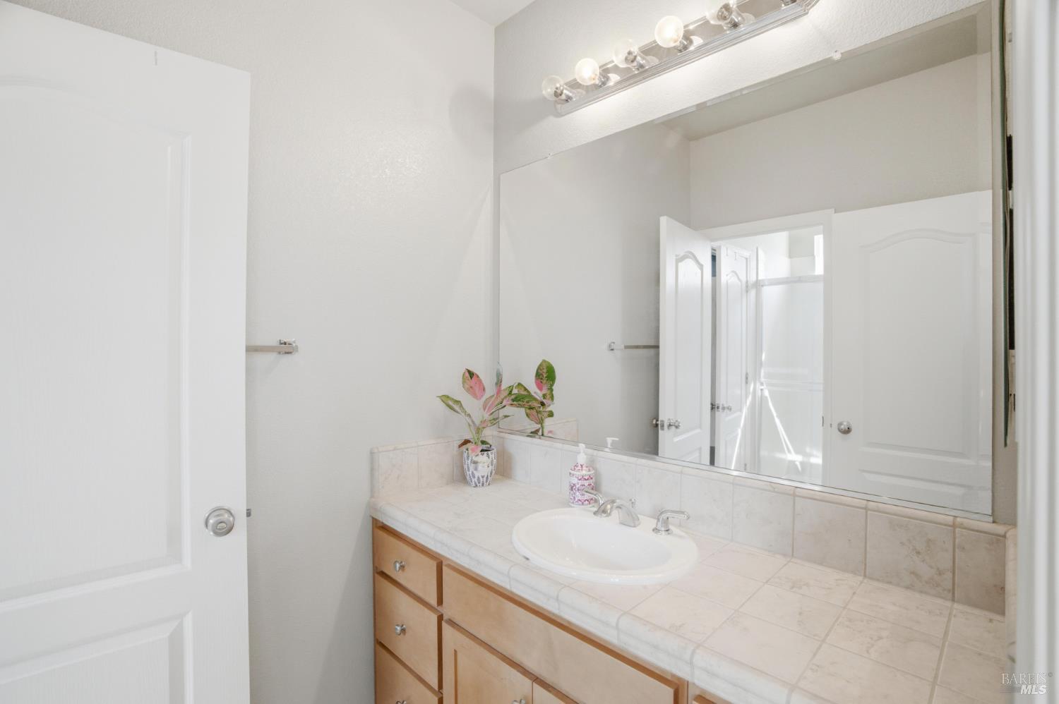 Detail Gallery Image 33 of 50 For 836 Antiquity Dr, Fairfield,  CA 94534 - 4 Beds | 3/1 Baths