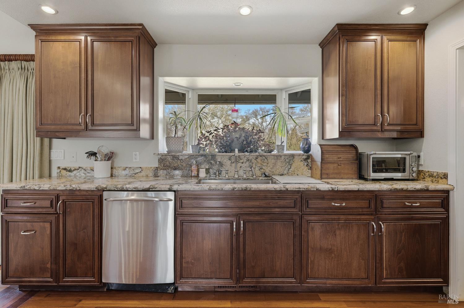 Detail Gallery Image 26 of 72 For 1050 Oak Park Way, Lakeport,  CA 95453 - 3 Beds | 2/1 Baths